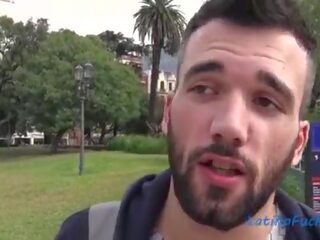 Latino etero uomo scopa altro uomo per soldi