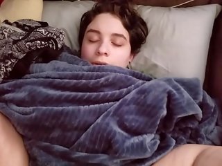 Sleepy PAWG gets her Pussy CREAM PIED 1 hour after a long night&excl; &ast;All my FULL length vids are on XVIDEOS RED&ast;