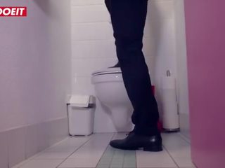 Letsdoeit - duits secretaresse celina davis geneukt door baas op de toilet